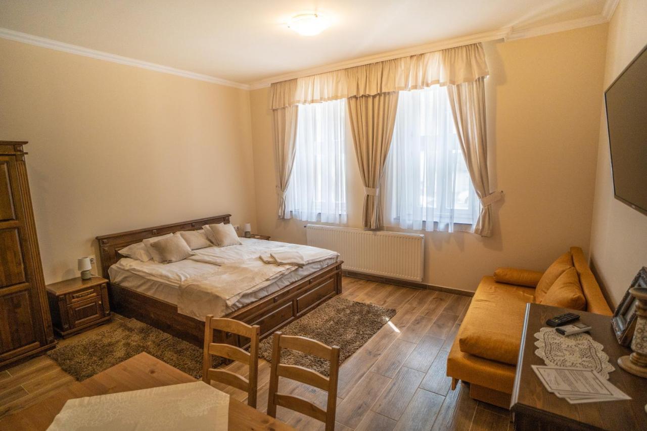 Toscana Apartman ยูลา ภายนอก รูปภาพ