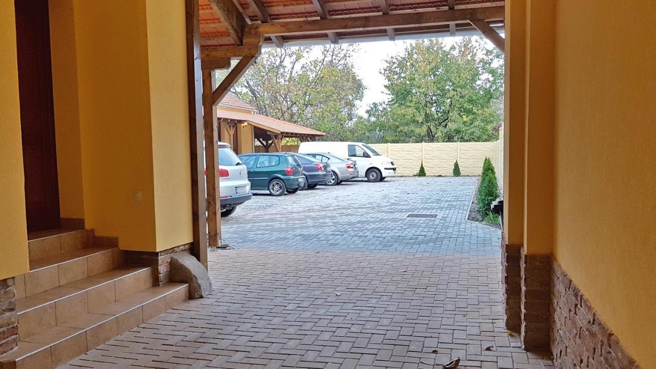 Toscana Apartman ยูลา ภายนอก รูปภาพ