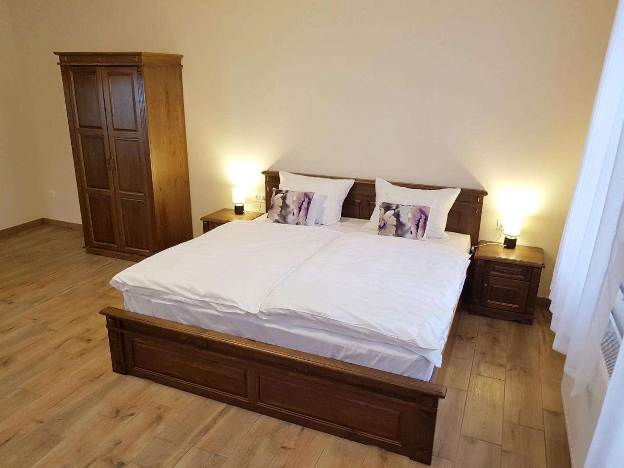 Toscana Apartman ยูลา ภายนอก รูปภาพ