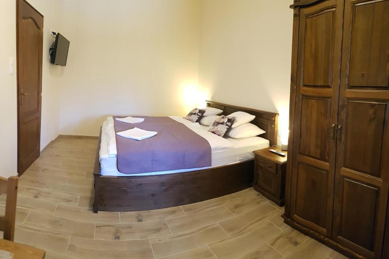 Toscana Apartman ยูลา ภายนอก รูปภาพ